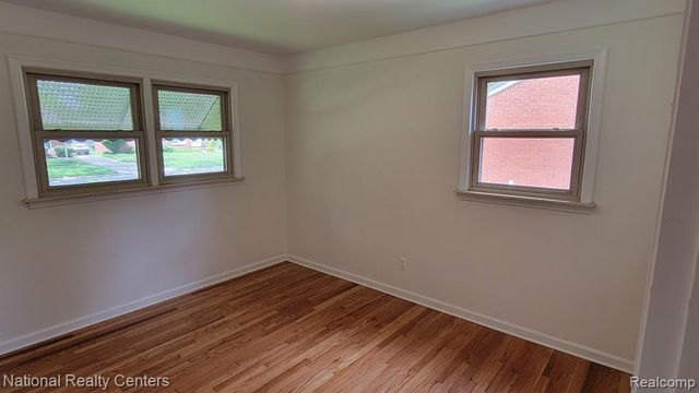 9030 Hemingway, Redford, MI 48239