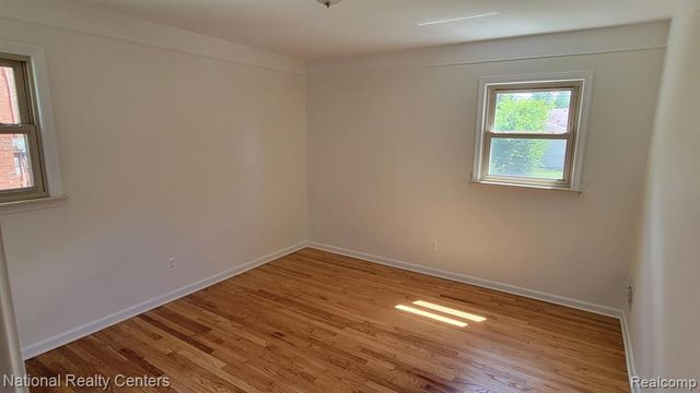 9030 Hemingway, Redford, MI 48239