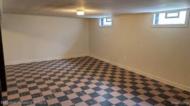 9030 Hemingway, Redford, MI 48239