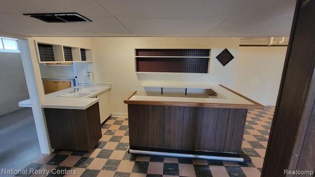 9030 Hemingway, Redford, MI 48239