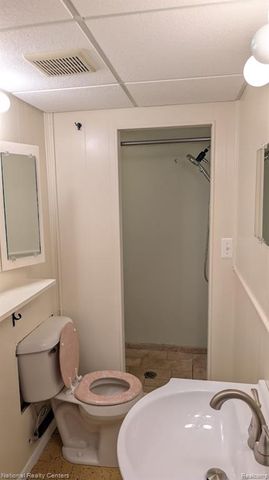9030 Hemingway, Redford, MI 48239