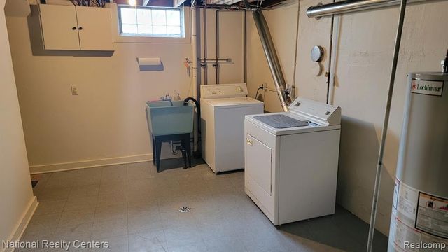 9030 Hemingway, Redford, MI 48239