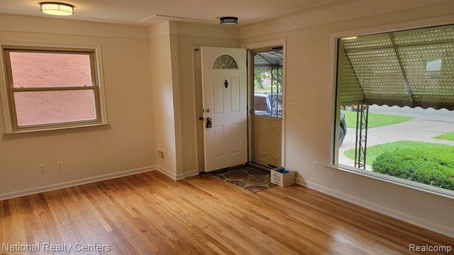 9030 Hemingway, Redford, MI 48239