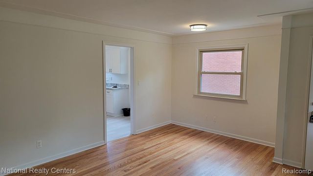 9030 Hemingway, Redford, MI 48239