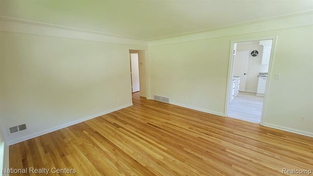 9030 Hemingway, Redford, MI 48239