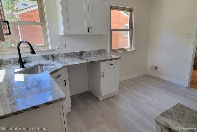 9030 Hemingway, Redford, MI 48239