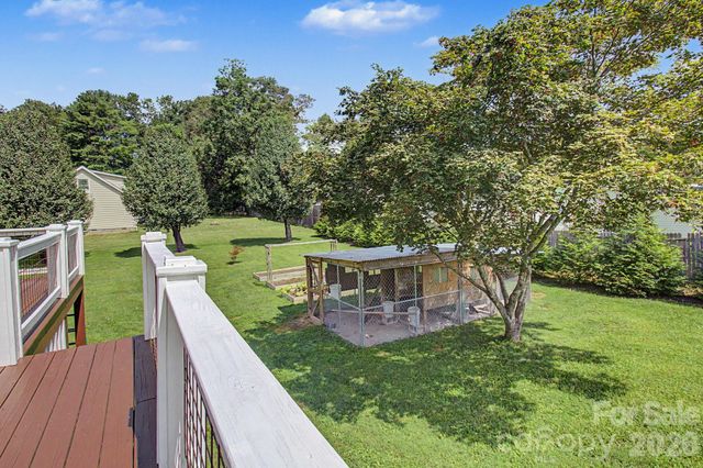 230 Blythewood Drive, Hendersonville, NC 28792
