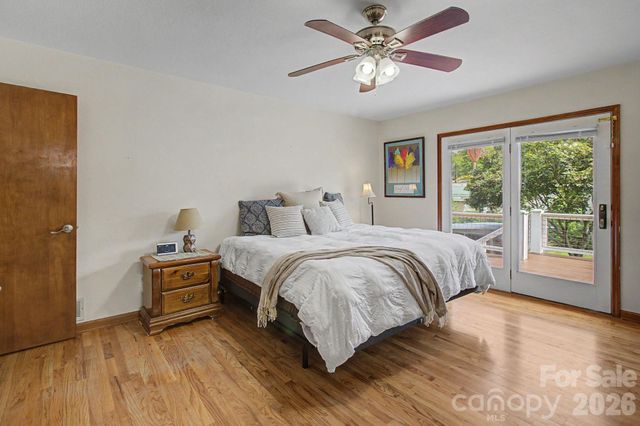 230 Blythewood Drive, Hendersonville, NC 28792