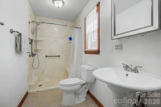 230 Blythewood Drive, Hendersonville, NC 28792