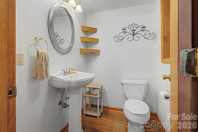 230 Blythewood Drive, Hendersonville, NC 28792