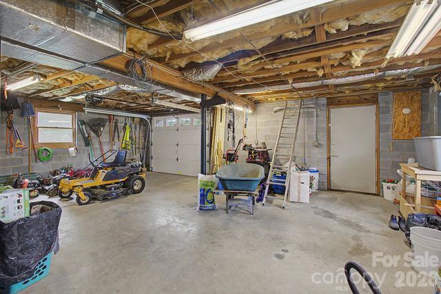 230 Blythewood Drive, Hendersonville, NC 28792