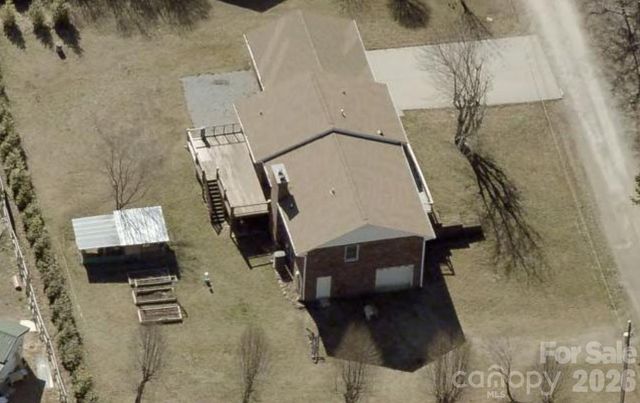 230 Blythewood Drive, Hendersonville, NC 28792