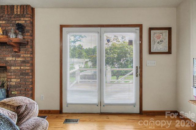 230 Blythewood Drive, Hendersonville, NC 28792