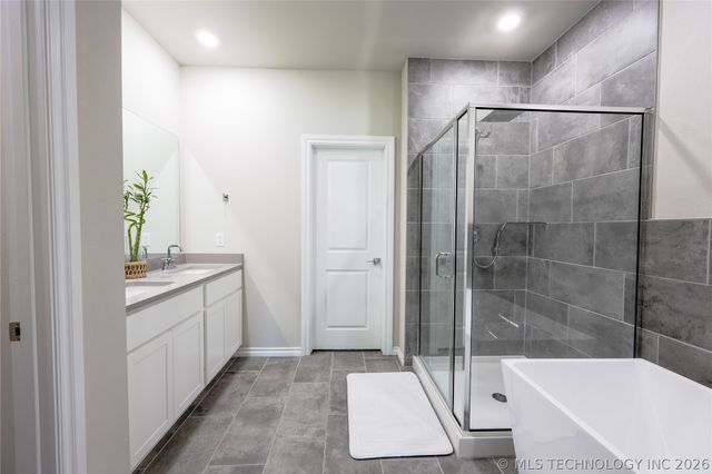 2416 W Birmingham Street, Broken Arrow, OK 74011