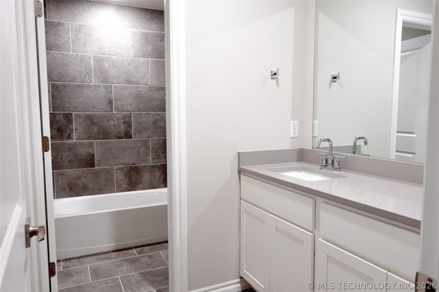 2416 W Birmingham Street, Broken Arrow, OK 74011