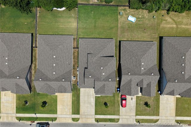 2416 W Birmingham Street, Broken Arrow, OK 74011