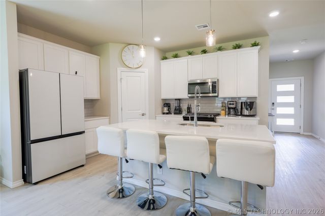 2416 W Birmingham Street, Broken Arrow, OK 74011
