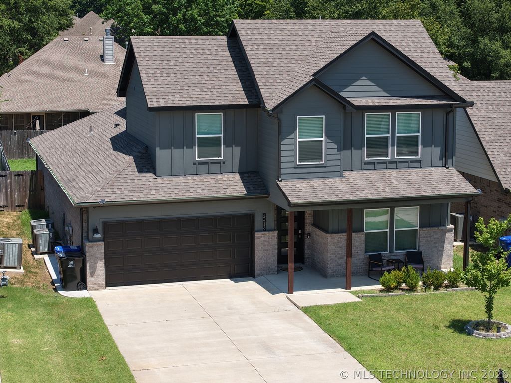 2416 W Birmingham Street, Broken Arrow, OK 74011