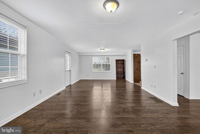 845 JEFFERSON AVE, Charles Town, WV 25414