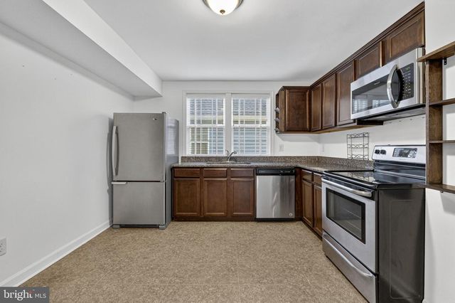 845 JEFFERSON AVE, Charles Town, WV 25414