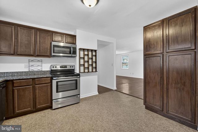 845 JEFFERSON AVE, Charles Town, WV 25414