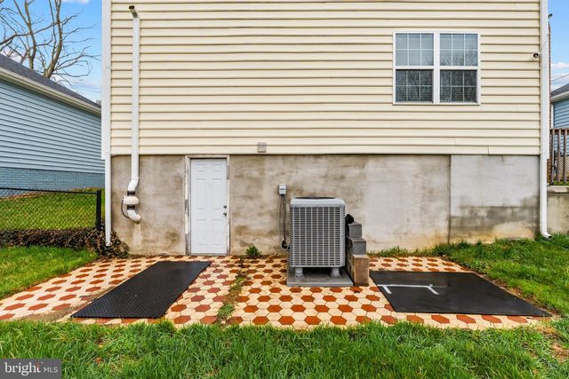 845 JEFFERSON AVE, Charles Town, WV 25414