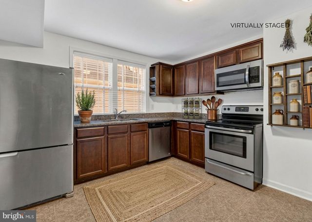 845 JEFFERSON AVE, Charles Town, WV 25414