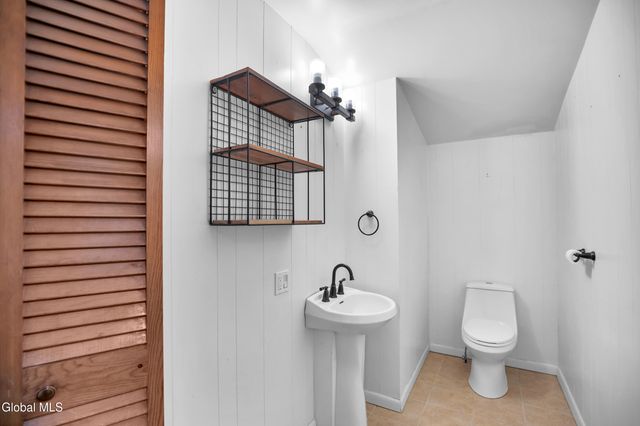 71 3rd Avenue, Waterford, NY 12188