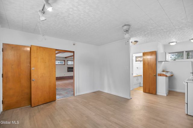 71 3rd Avenue, Waterford, NY 12188