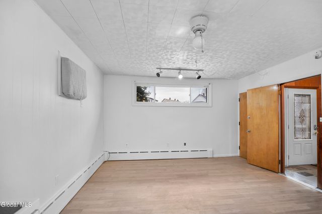 71 3rd Avenue, Waterford, NY 12188