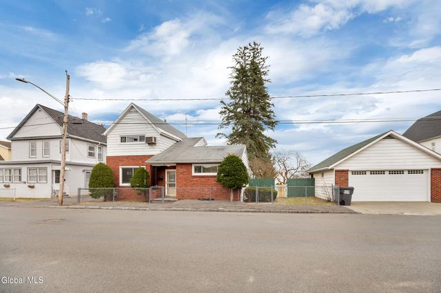 71 3rd Avenue, Waterford, NY 12188