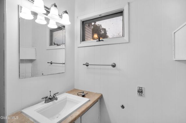 71 3rd Avenue, Waterford, NY 12188