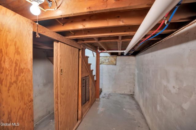 71 3rd Avenue, Waterford, NY 12188