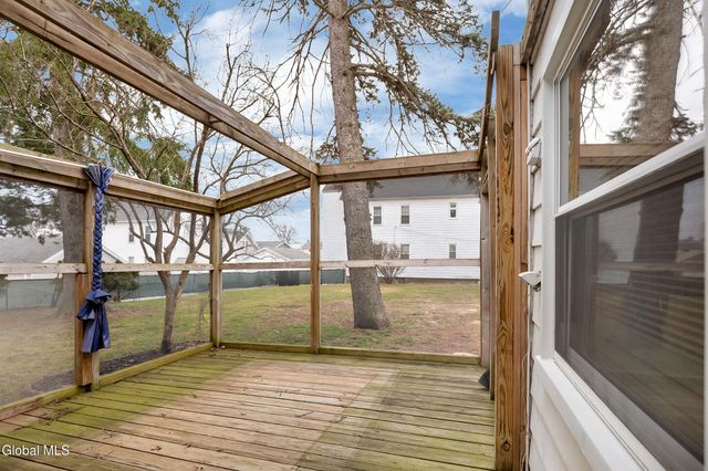 71 3rd Avenue, Waterford, NY 12188