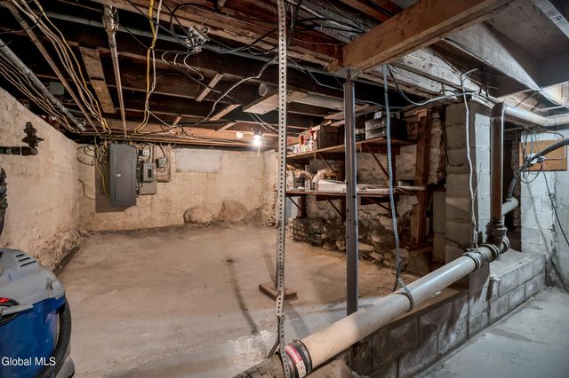 71 3rd Avenue, Waterford, NY 12188