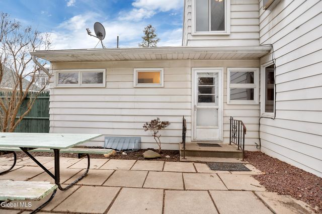 71 3rd Avenue, Waterford, NY 12188