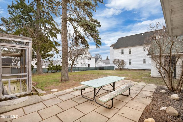 71 3rd Avenue, Waterford, NY 12188