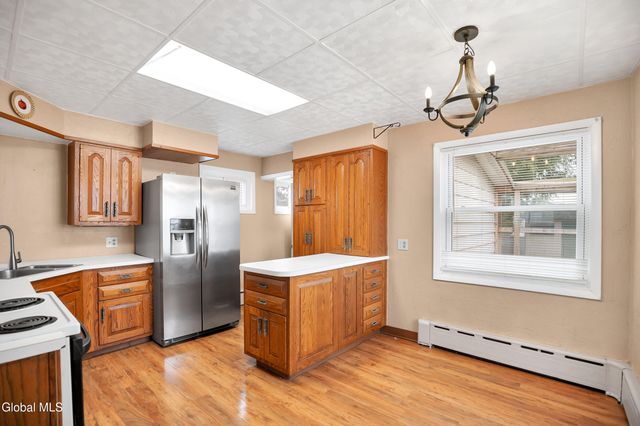 71 3rd Avenue, Waterford, NY 12188