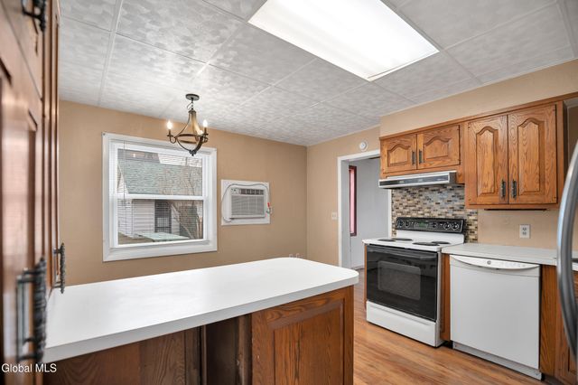 71 3rd Avenue, Waterford, NY 12188