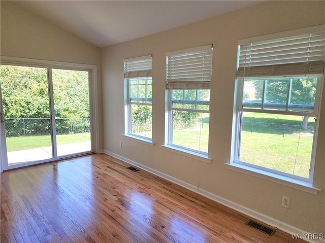 5839 Pinehurst Court, Hamburg, NY 14085