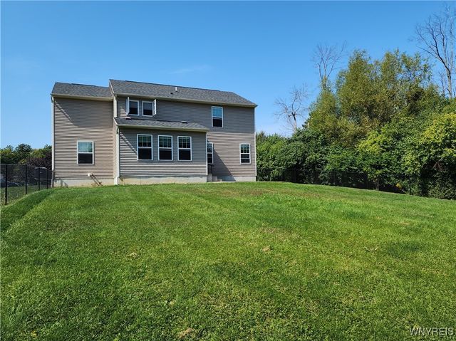 5839 Pinehurst Court, Hamburg, NY 14085