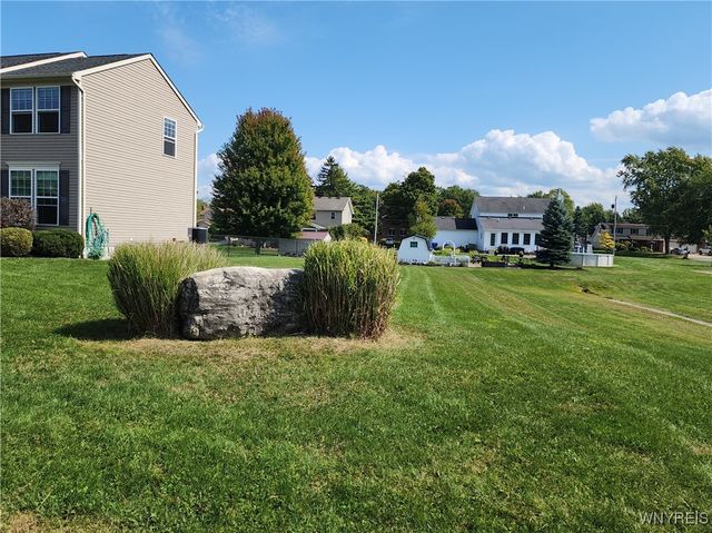 5839 Pinehurst Court, Hamburg, NY 14085