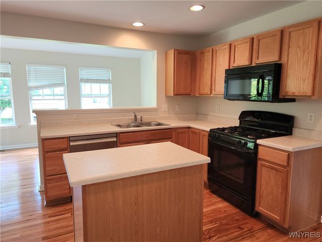 5839 Pinehurst Court, Hamburg, NY 14085