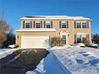 5839 Pinehurst Court, Hamburg, NY 14085
