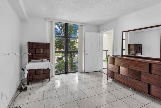 11780 SW 18th St 226-2, Miami, FL 33175