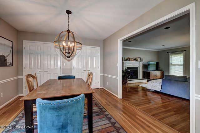 6011 Windsong Ct, Louisville, KY 40207