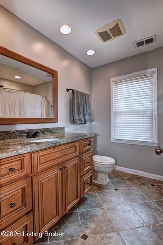 6011 Windsong Ct, Louisville, KY 40207