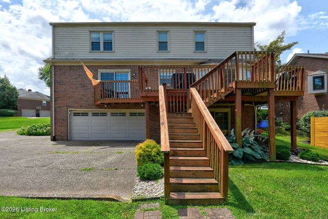 6011 Windsong Ct, Louisville, KY 40207
