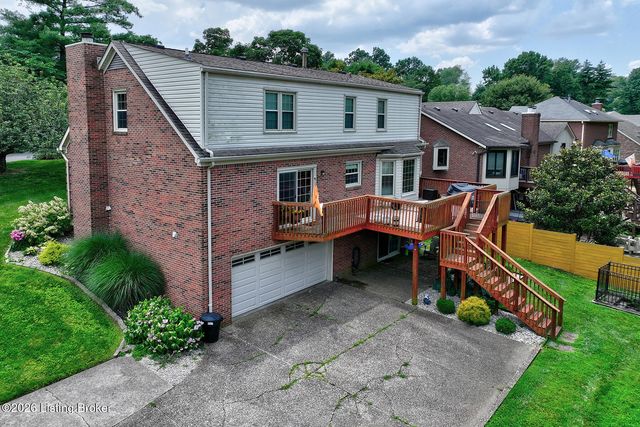 6011 Windsong Ct, Louisville, KY 40207