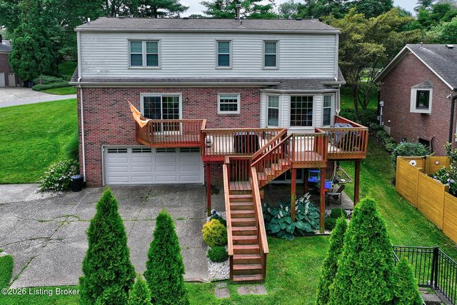 6011 Windsong Ct, Louisville, KY 40207